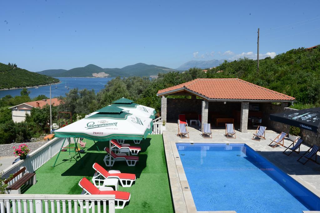 Apartments Vila Lazarevic Tivat Eksteriør bilde