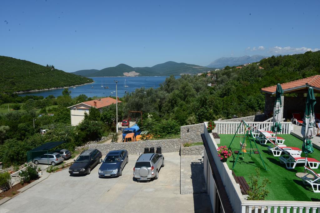 Apartments Vila Lazarevic Tivat Eksteriør bilde