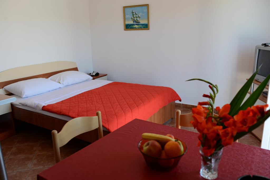 Apartments Vila Lazarevic Tivat Rom bilde