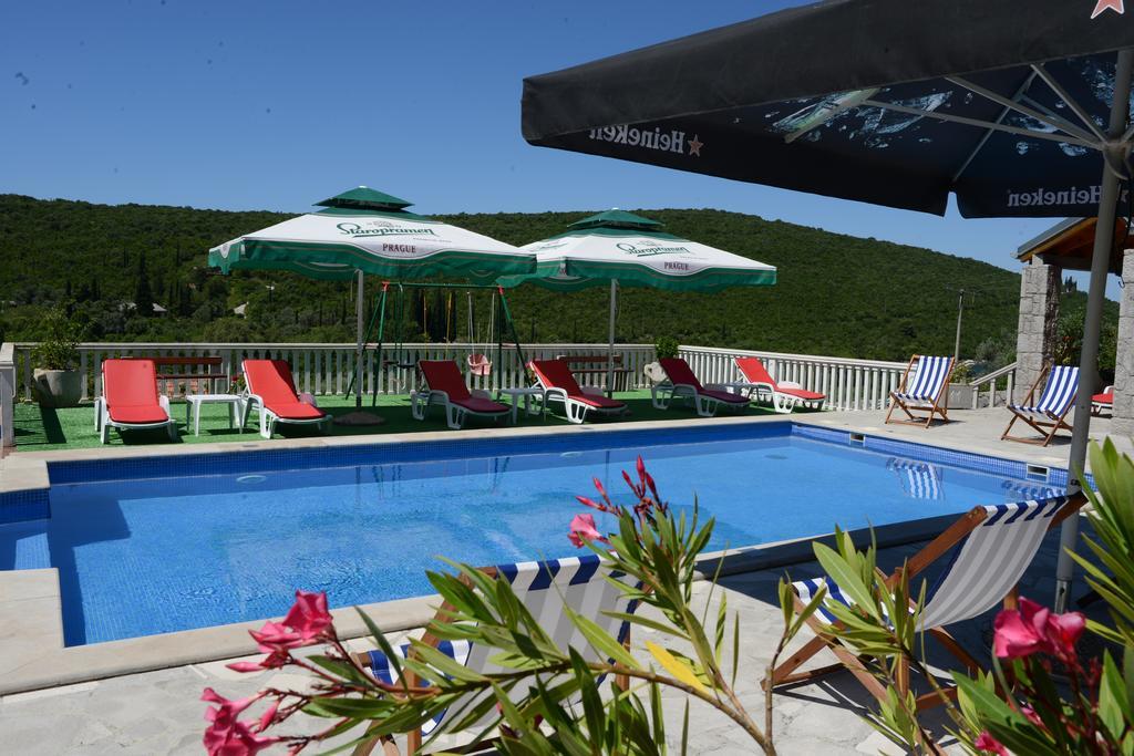 Apartments Vila Lazarevic Tivat Eksteriør bilde