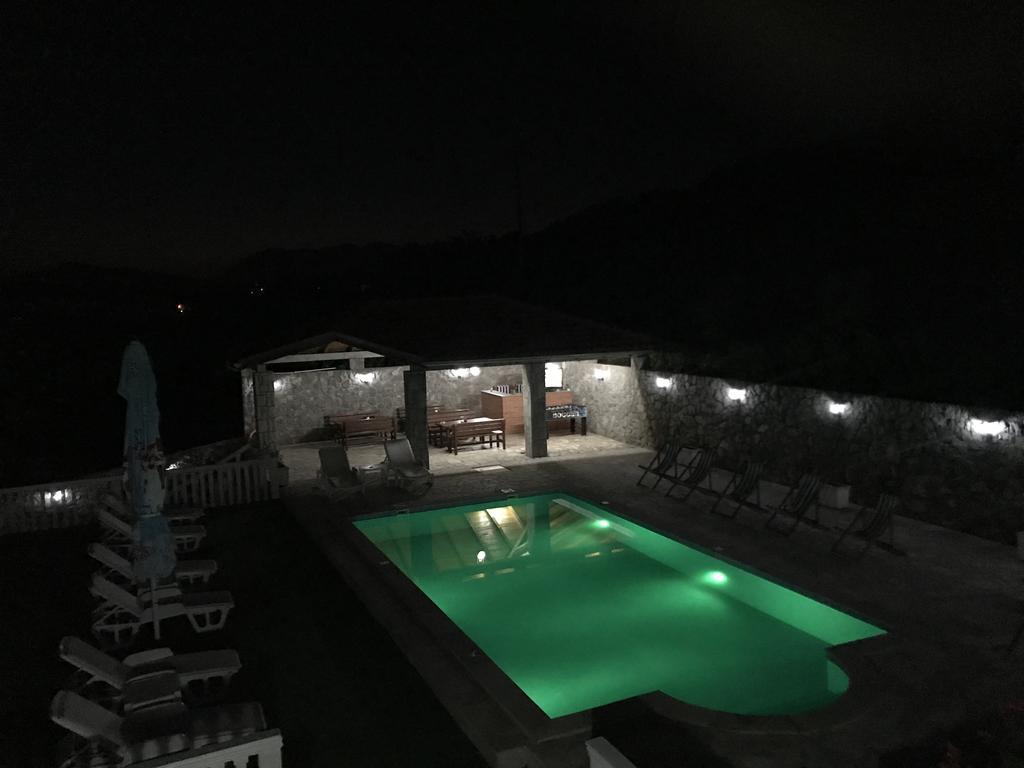Apartments Vila Lazarevic Tivat Eksteriør bilde