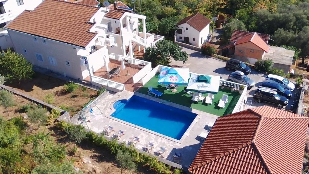 Apartments Vila Lazarevic Tivat Eksteriør bilde